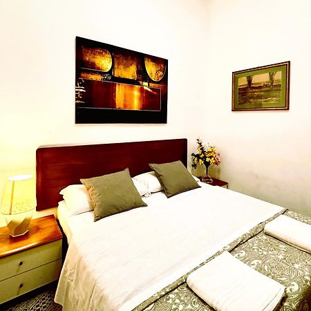 4 Bed Rooms Luxury Apartment Near Colosseum 로마 외부 사진