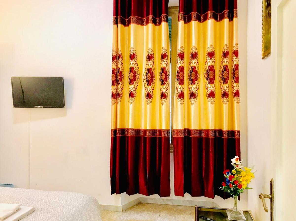 4 Bed Rooms Luxury Apartment Near Colosseum 로마 외부 사진