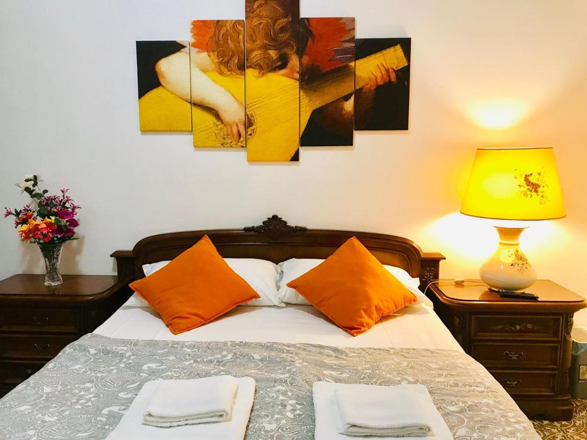 4 Bed Rooms Luxury Apartment Near Colosseum 로마 외부 사진