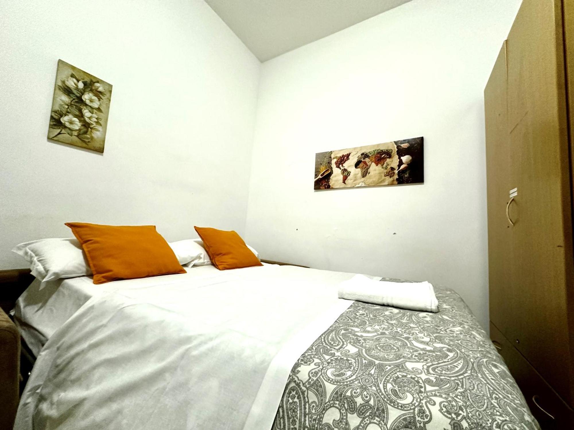 4 Bed Rooms Luxury Apartment Near Colosseum 로마 외부 사진
