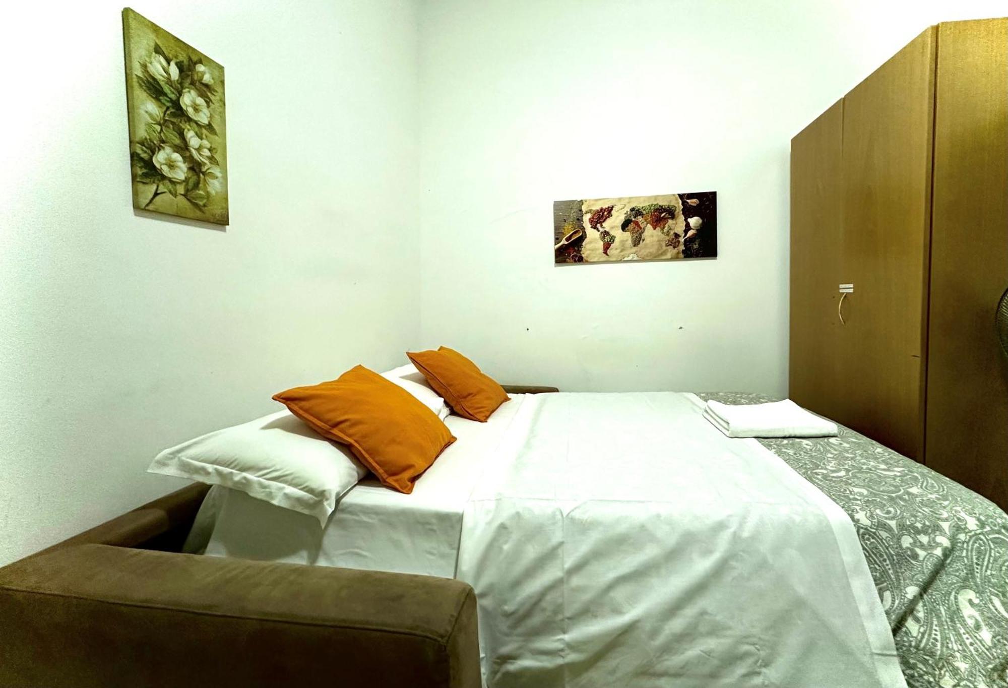 4 Bed Rooms Luxury Apartment Near Colosseum 로마 외부 사진