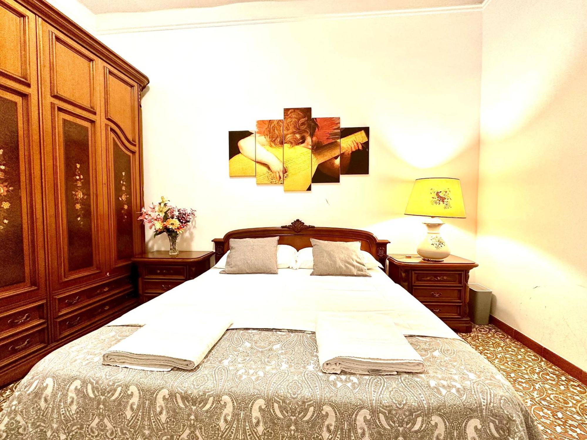 4 Bed Rooms Luxury Apartment Near Colosseum 로마 외부 사진